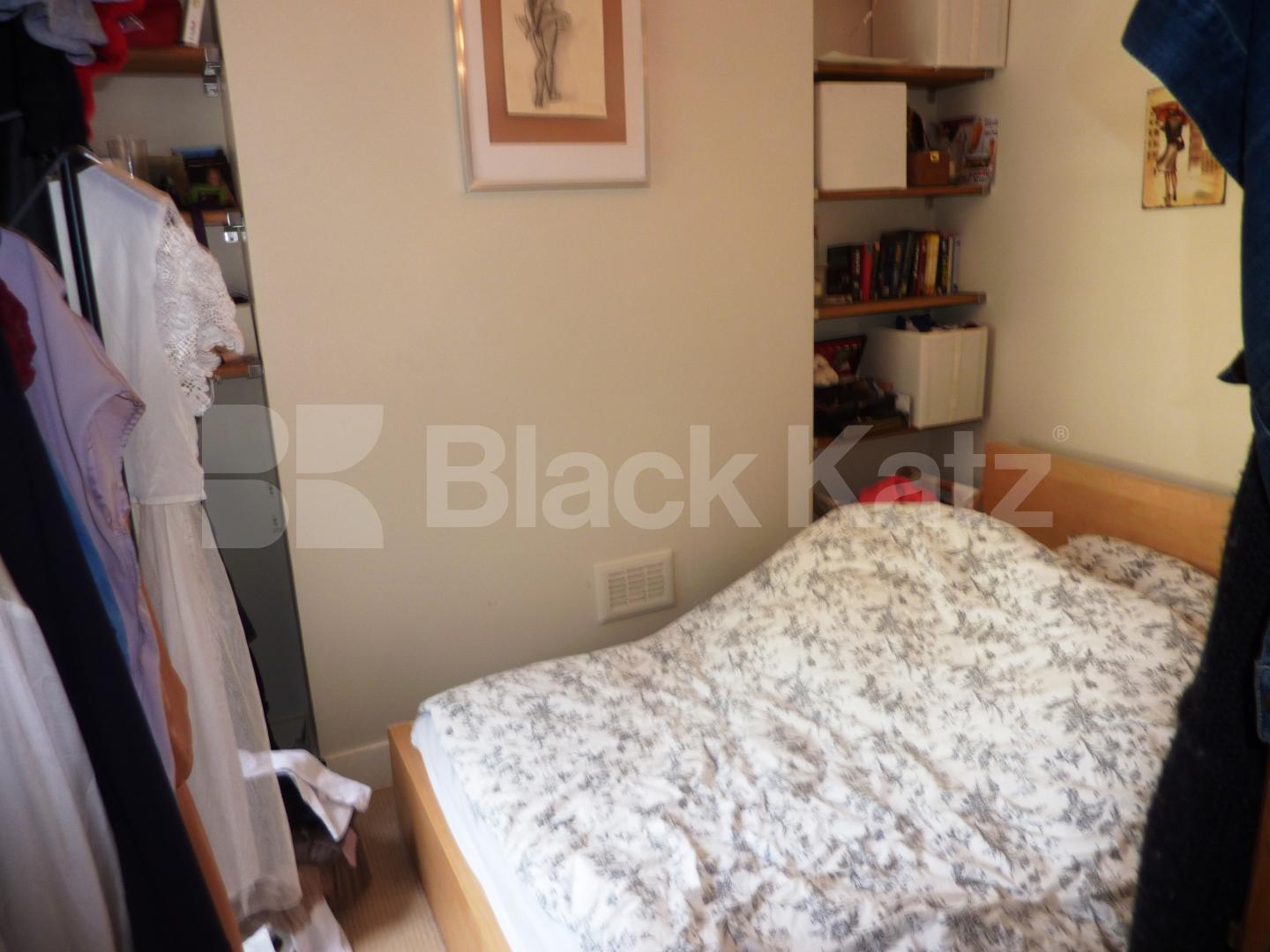 			NEW INSTRUCTION!, 2 Bedroom, 1 bath, 1 reception Flat			 Cheverton Road, WHITEHALL PARK